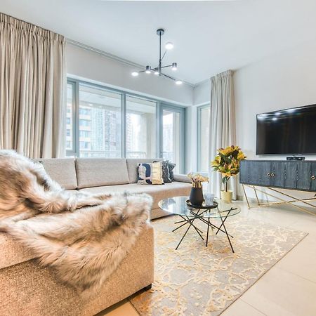 Maison Privee - Radiant Urban Retreat With Iconic Burj Khalifa Vws Dubai Exterior foto