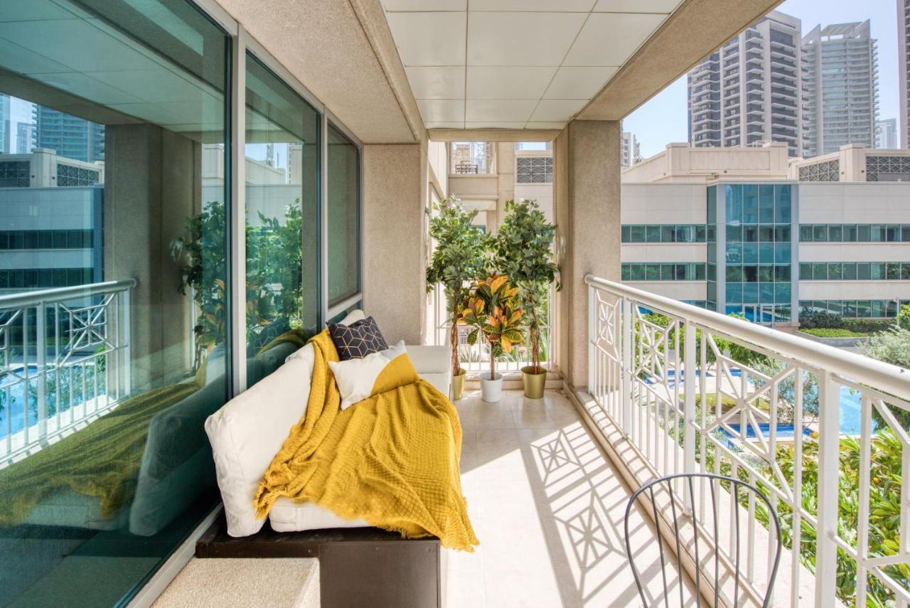 Maison Privee - Radiant Urban Retreat With Iconic Burj Khalifa Vws Dubai Exterior foto