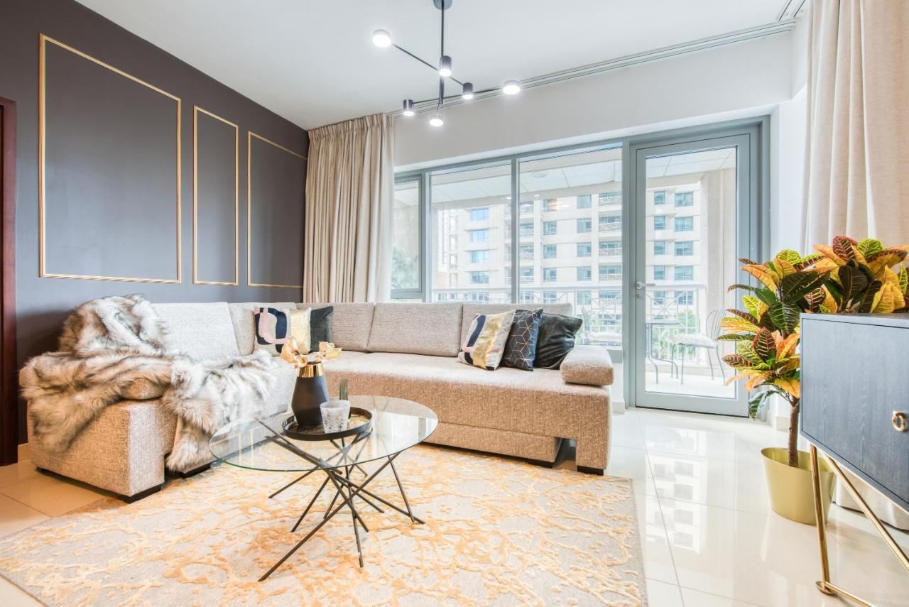 Maison Privee - Radiant Urban Retreat With Iconic Burj Khalifa Vws Dubai Exterior foto