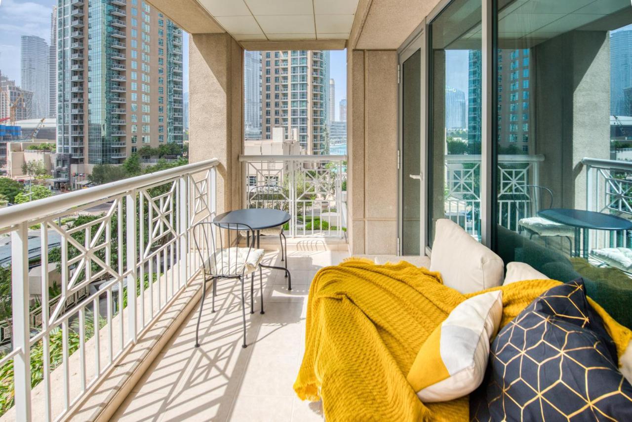 Maison Privee - Radiant Urban Retreat With Iconic Burj Khalifa Vws Dubai Exterior foto