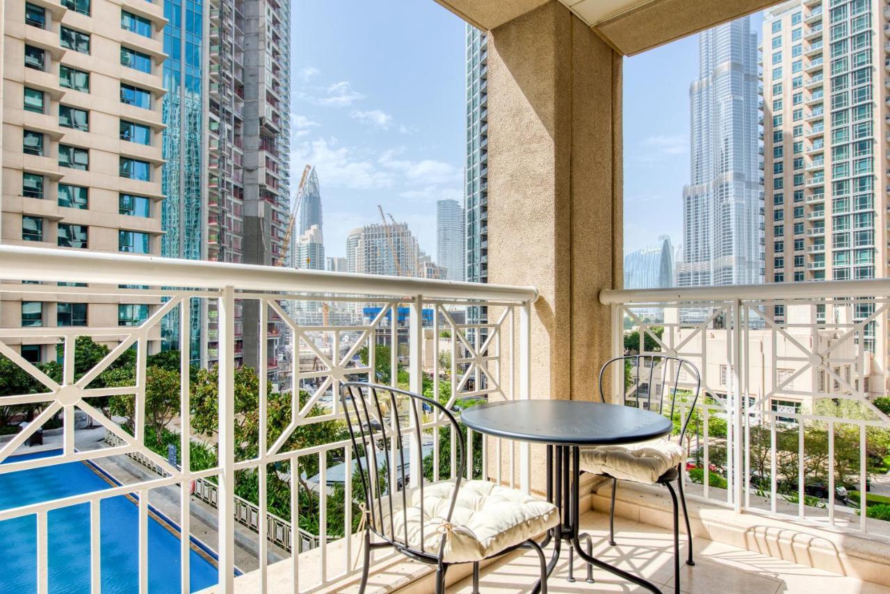Maison Privee - Radiant Urban Retreat With Iconic Burj Khalifa Vws Dubai Exterior foto