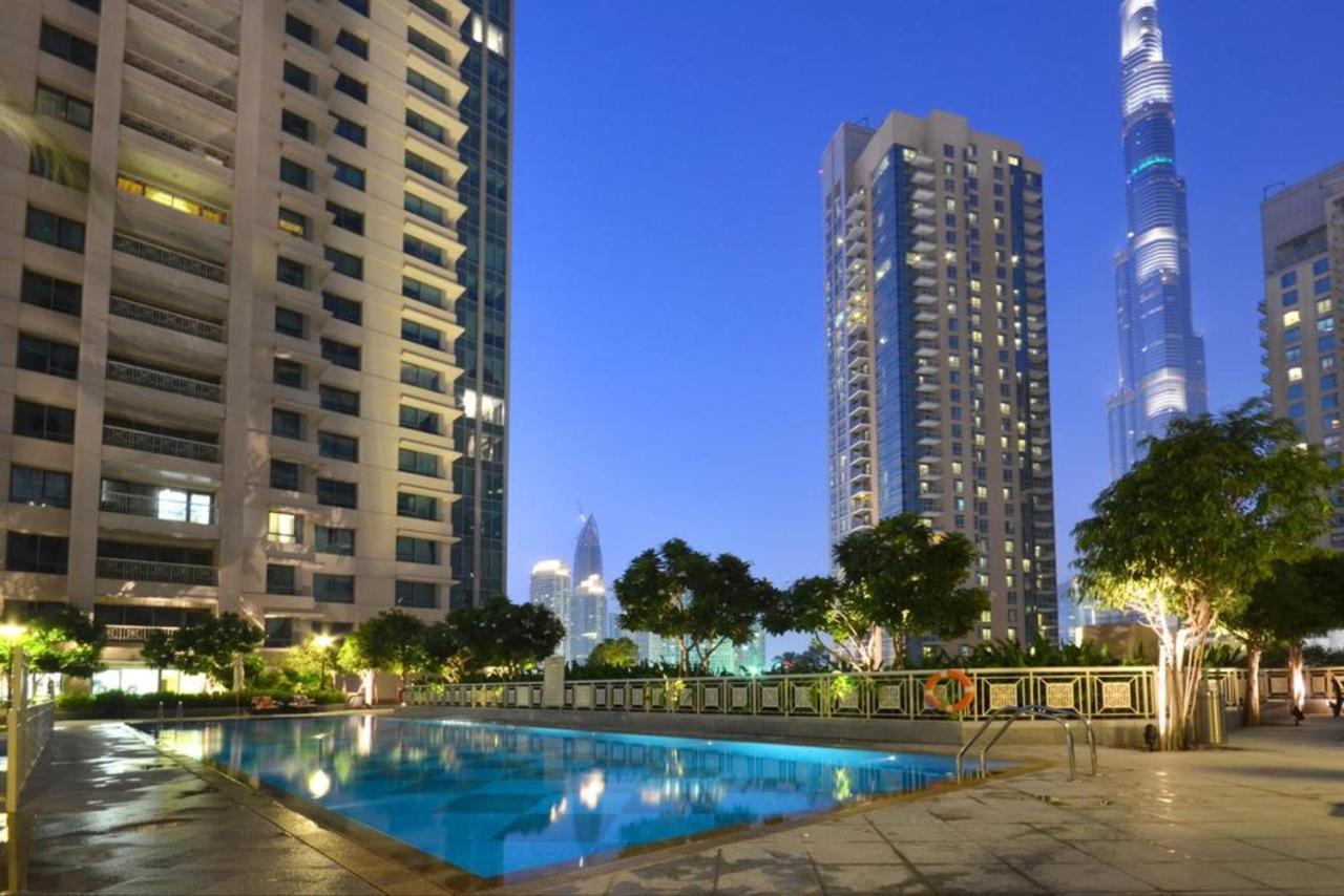 Maison Privee - Radiant Urban Retreat With Iconic Burj Khalifa Vws Dubai Exterior foto