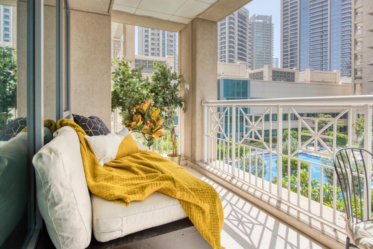 Maison Privee - Radiant Urban Retreat With Iconic Burj Khalifa Vws Dubai Exterior foto